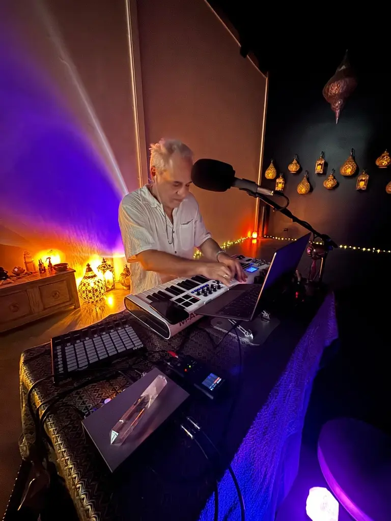 Sam Cutri composing and performing live in an intimate Soundful Experience setting
